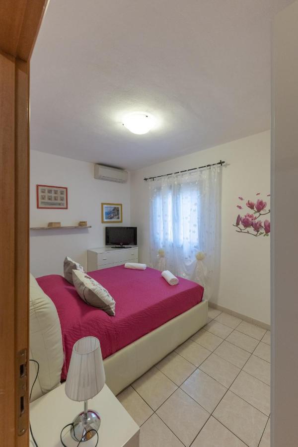 Elbaloves Appartaments Villa กาโปลิเวรี ภายนอก รูปภาพ