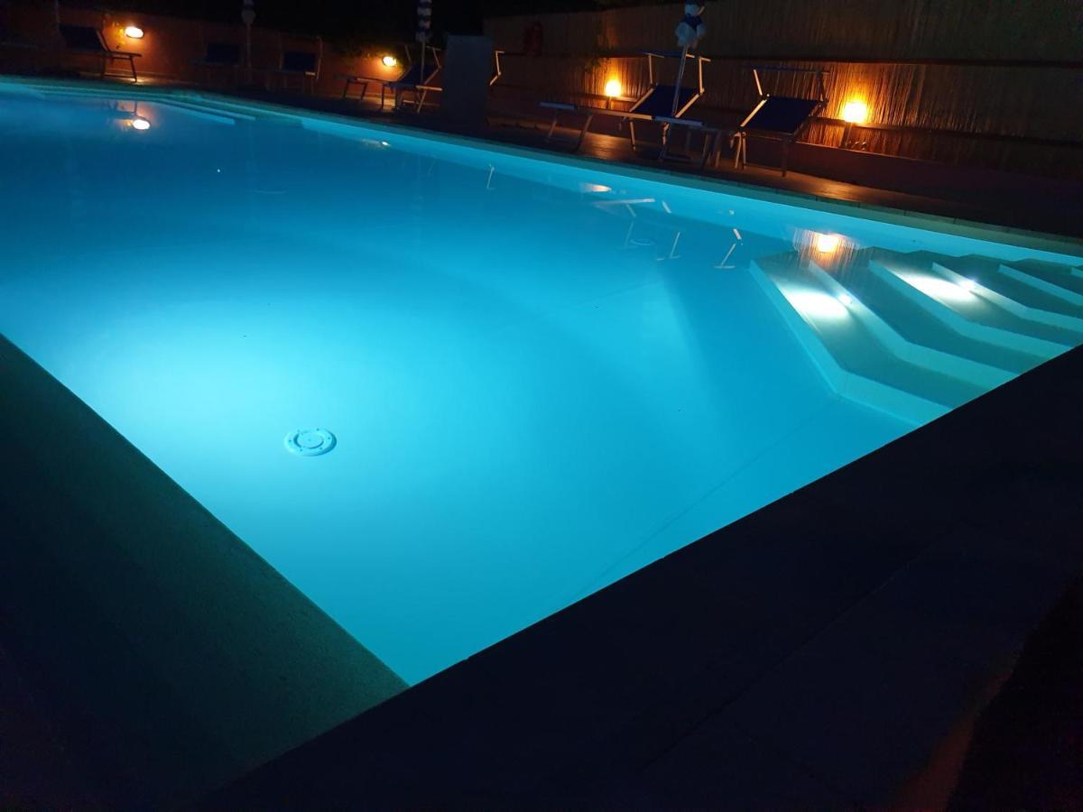 Elbaloves Appartaments Villa กาโปลิเวรี ภายนอก รูปภาพ
